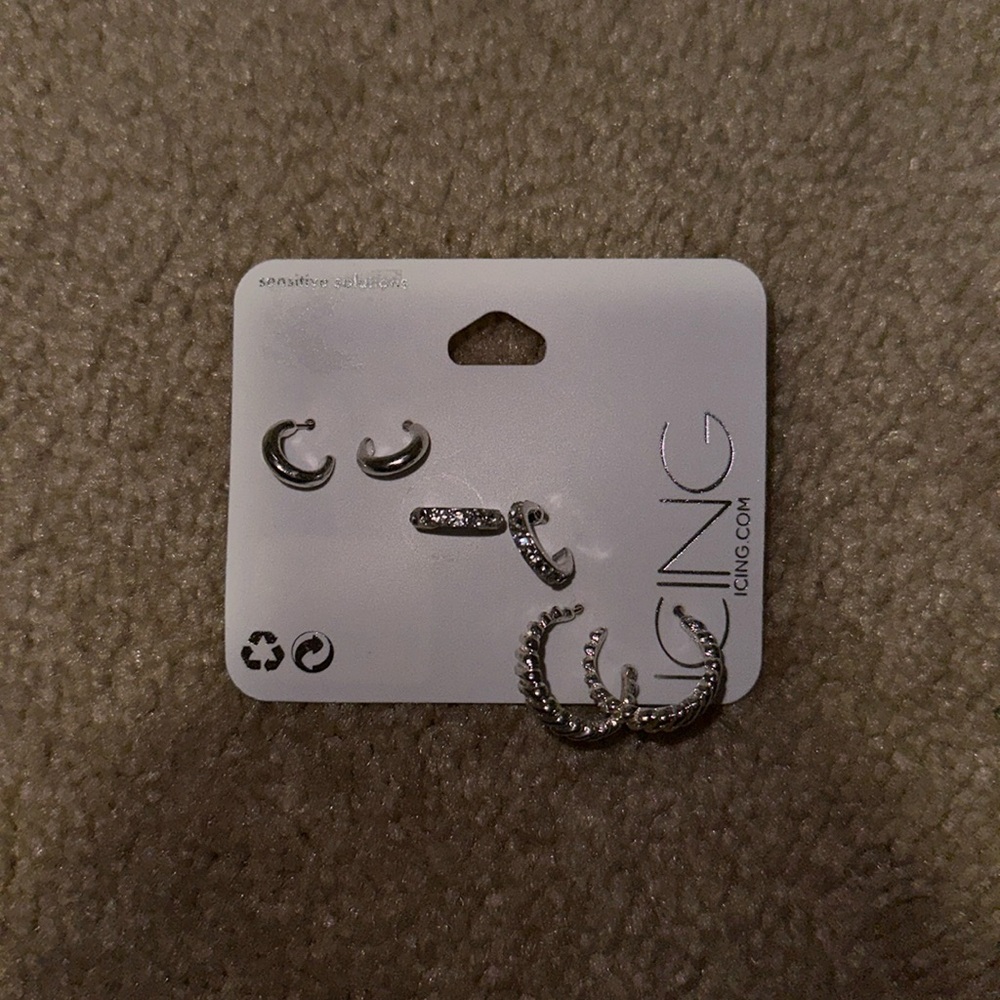 Cute earrings in the brand icing
